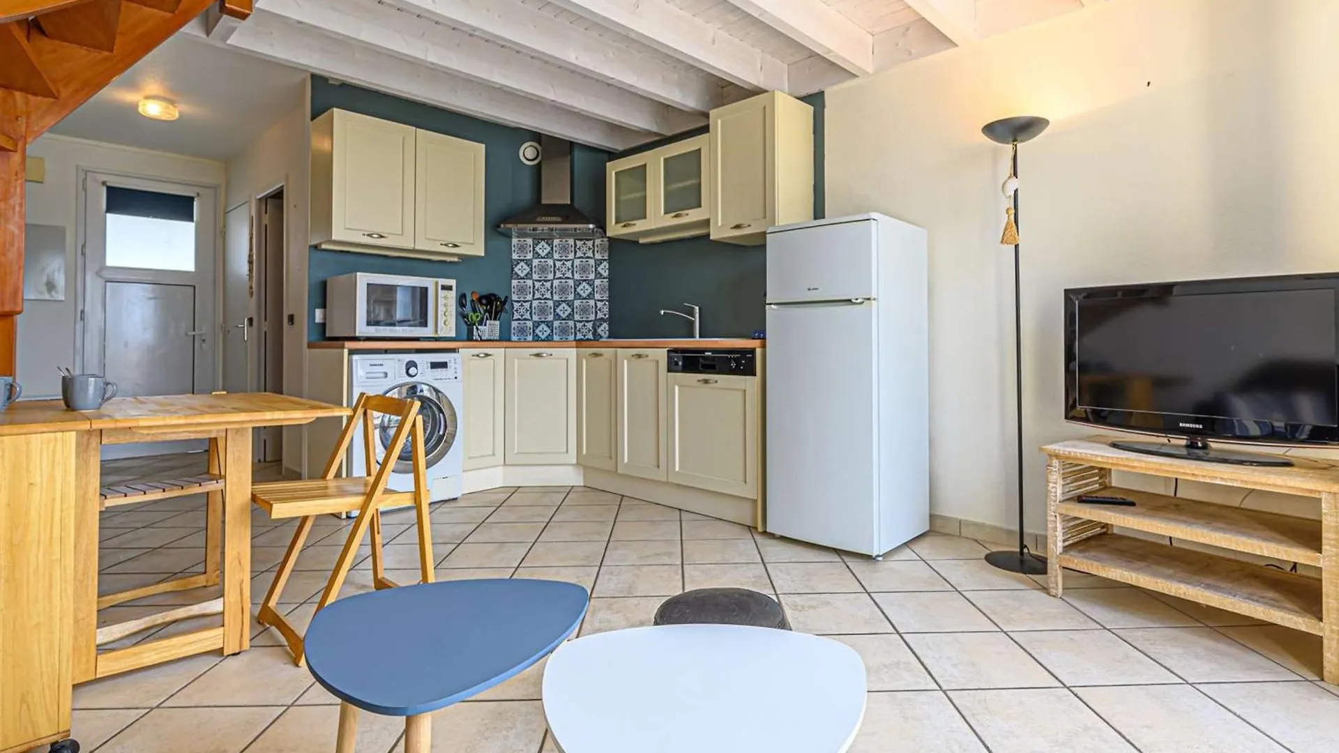 Etel - Duplex 3 Pieces Avec Piscine, Parking Et Balcon A 600M De La Plage - Fr-1-479-176